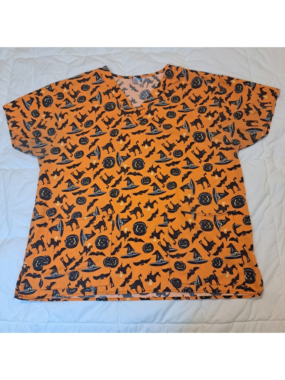 Crest Womens Large Nurse Scrubs Top Shirt Halloween Witch Hat Black Cat Pumpkin